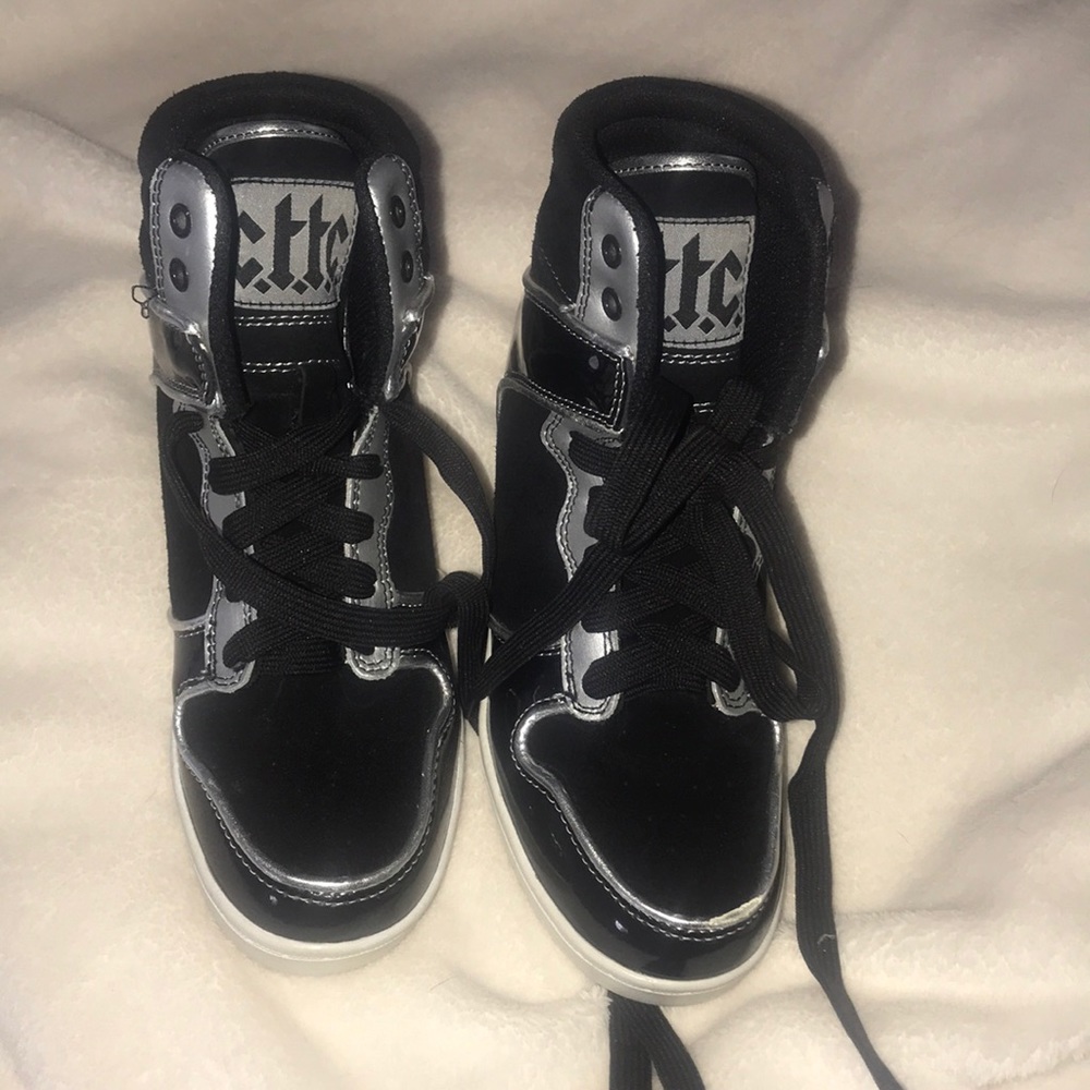 Black Sneakers